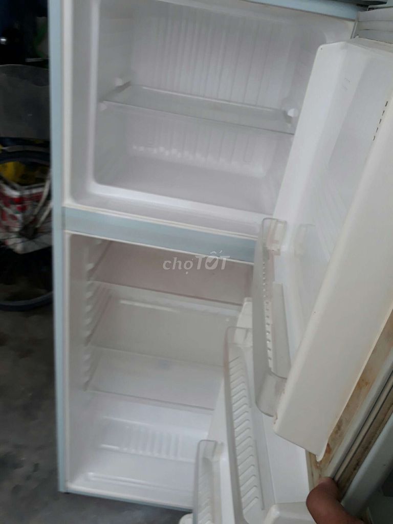 0352493091 - Tủ lạnh Sanyo 130l như đang xài tốt