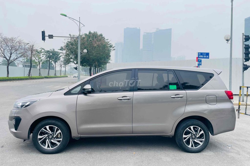 Toyota Innova 2021 2.0E - 62000 km ZIN,màu Đồng.. Mua bán Ô tô tại Quận Cầu Giấy Hà Nội được đăng bởi CHỢ ÔTÔ CẦU GIẤY hình 4