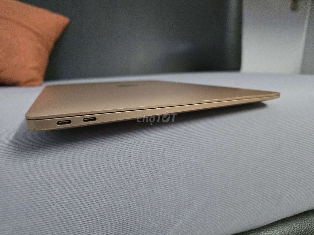 Macbook air M1 8/256gb máy  zin 100% giá đi nhanh