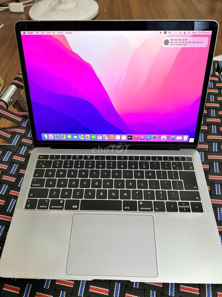Apple MacBook Air i5 8GB/128GB 2019 Bạc. Mua bán Laptop tại Quận Thanh Xuân Hà Nội được đăng bởi Mai Linh hình 1