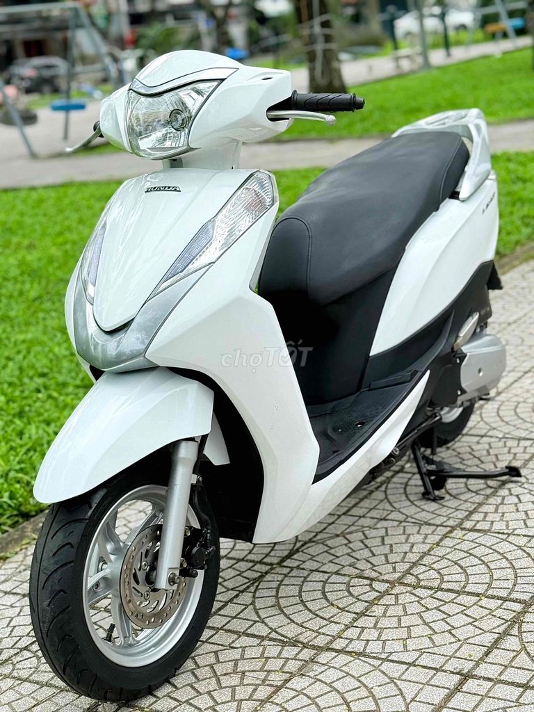 Lead 2015 biển 43. máy rin chính chủ. Mua bán Xe máy tại Quận Sơn Trà Đà Nẵng được đăng bởi AN  chuyên mua bán xe máy cũ tại 386 ngô quyền sơn trà đà nẵng  BÁN XE TRẢ GÓP hình 1