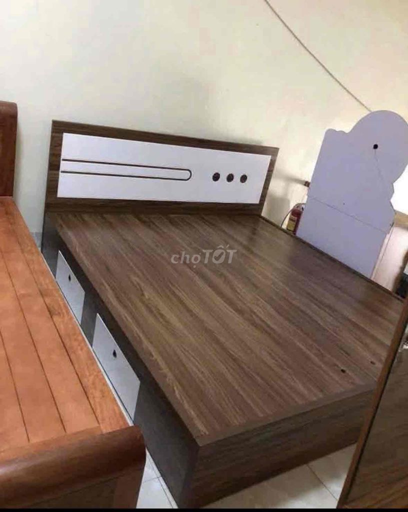 Giường ngủ Gỗ công nghiệp 1m6x2m Hiện đại. Mua bán Giường, chăn ga gối nệm tại Thành phố Dĩ An Bình Dương được đăng bởi Hong Le hình 1