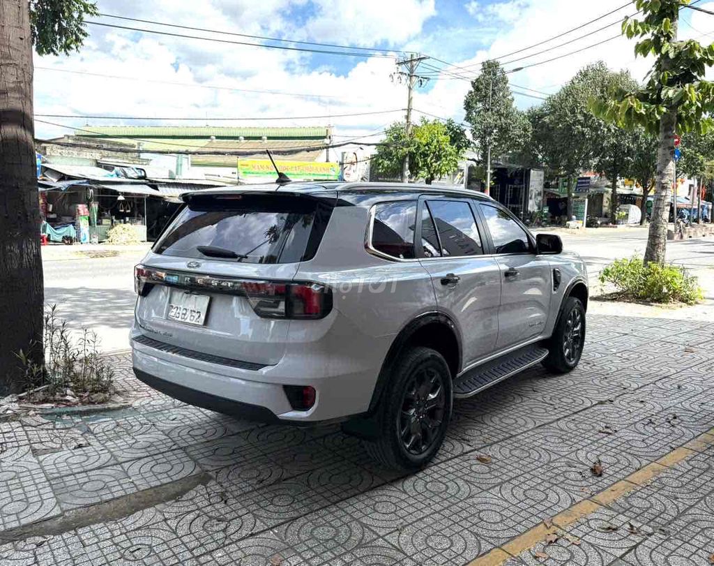 Everest mode2023  Titanium 2.0L AT 4x2 - 36000 km. Mua bán Ô tô tại Quận 12 Tp Hồ Chí Minh được đăng bởi Văn Bình hình 2