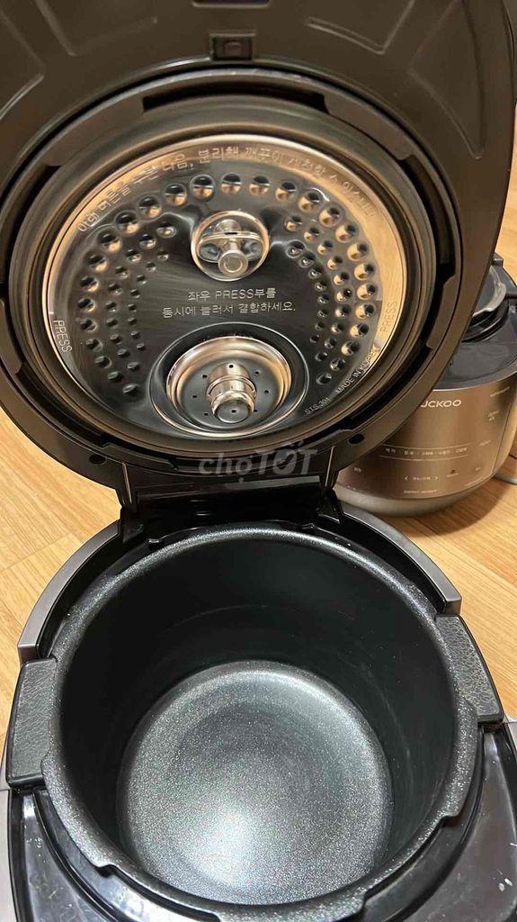 Nồi cơm điện Cuckoo Đen Đã sử dụng. Mua bán Bếp, lò, đồ điện nhà bếp tại Thành phố Hải Dương Hải Dương được đăng bởi pham phong hình 1