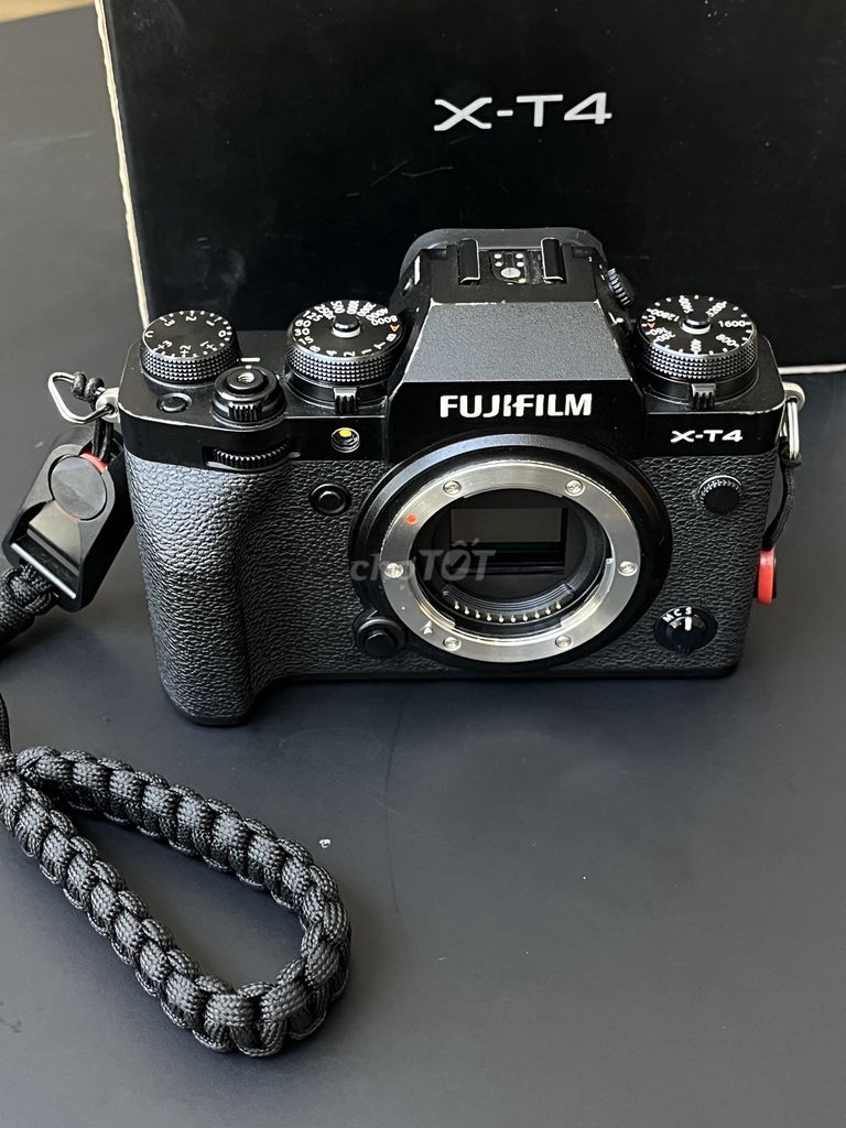Máy ảnh Fujifilm X-T4 Đen APS-C Like New. Mua bán Máy ảnh, Máy quay tại Quận 7 Tp Hồ Chí Minh được đăng bởi Susan Pham hình 1