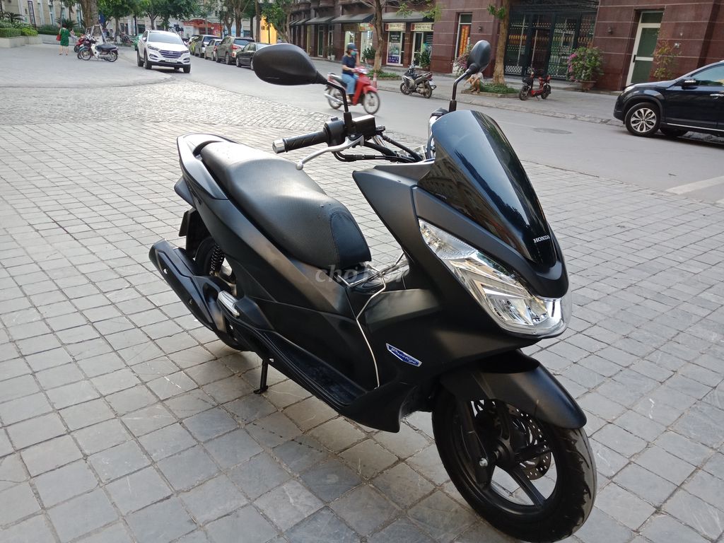 HONDA PCX 125 MÀU ĐEN NHÁM  BAO ZIN BAO CHẤT. Mua bán Xe máy tại Quận Nam Từ Liêm Hà Nội được đăng bởi THANH BÌNH hình 5