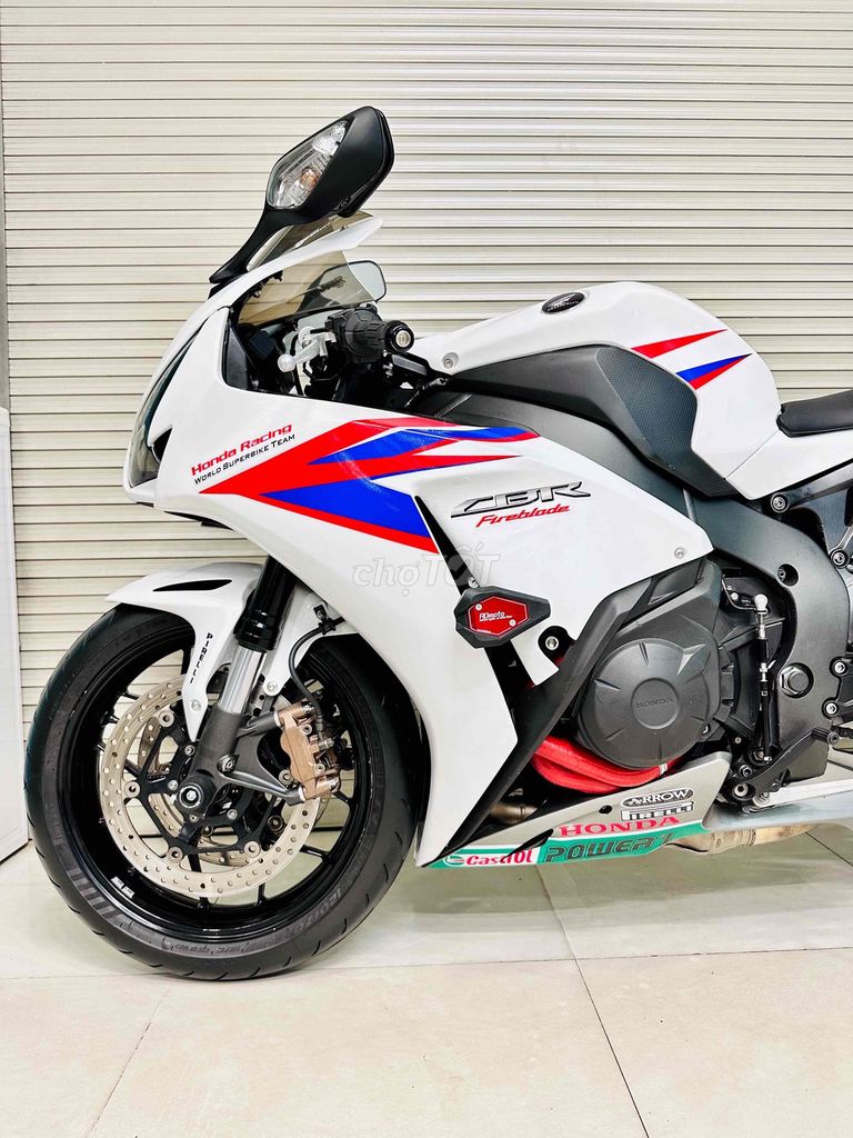 Honda CBR1000rr ABS 2015 nhập AU HQCN. Mua bán Xe máy tại Quận 12 Tp Hồ Chí Minh được đăng bởi Tường hình 10