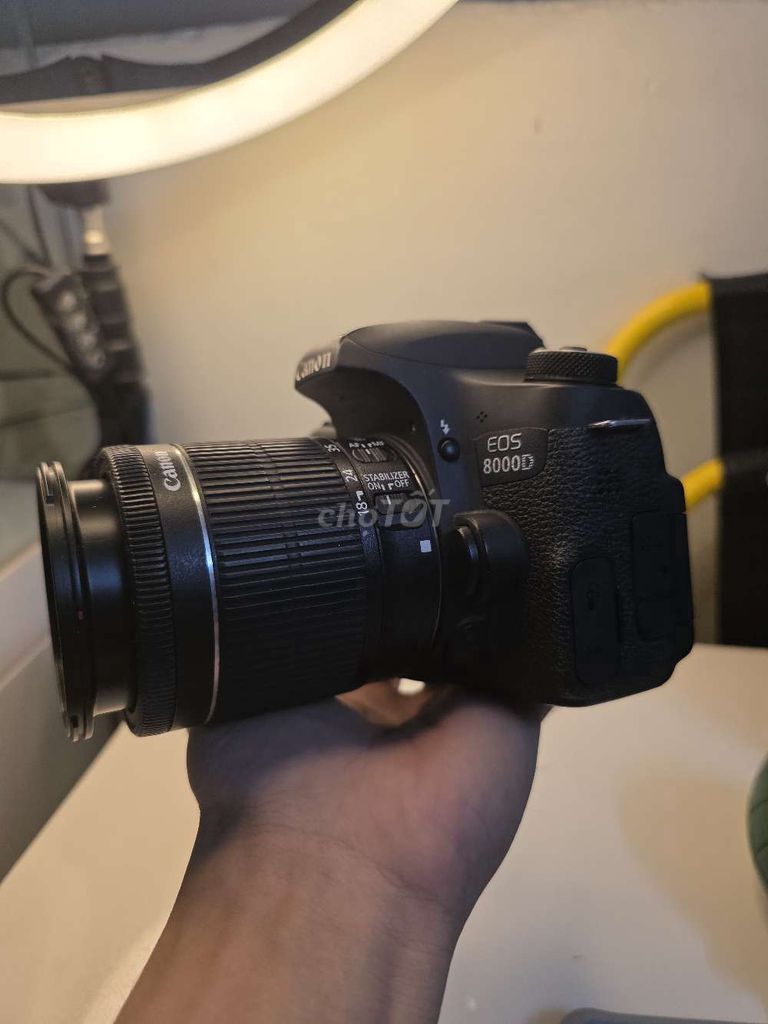 Máy ảnh Canon EOS 8000D Đen đã qua sử dụng. Mua bán Máy ảnh, Máy quay tại Quận Gò Vấp Tp Hồ Chí Minh được đăng bởi CAMera Farm hình 1
