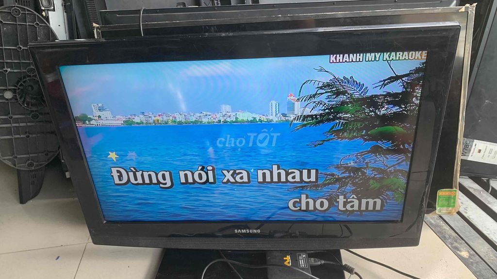 tivi 32in lcd không mạng