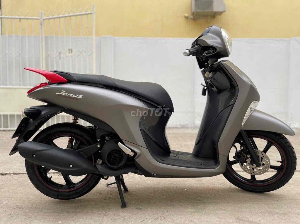 Скутер Yamaha Janus матовый черный