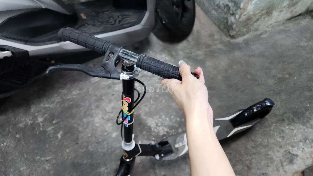 Xe scooter cho bé từ 4 tới 10 tuổi