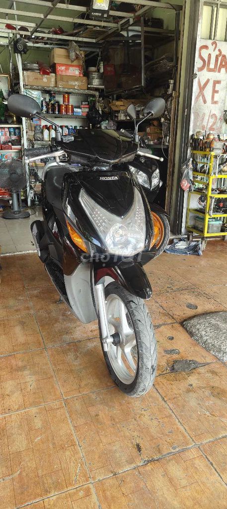 Xe zin đẹp như mới, máy êm ru không hú hí. Mua bán Xe máy tại Huyện Cái Bè Tiền Giang được đăng bởi Cái Bè Tiền Giang  hình 1