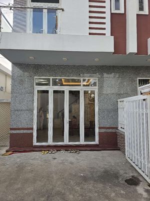 CHO THUÊ NHÀ THEO NGÀY, 1 trệt 1 lầu, đầy đủ tiện nghi, TT thành phố