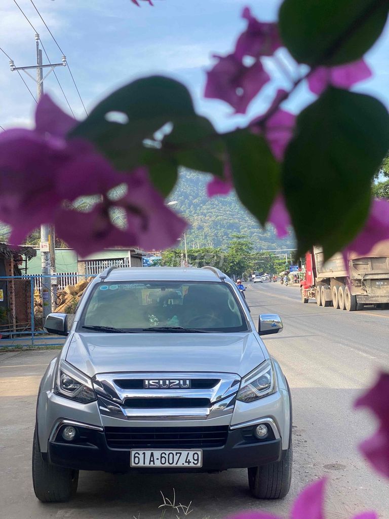 Isuzu Mu X 2019 1.9 4X2 AT - 11900 km. Mua bán Ô tô tại Thành phố Thuận An Bình Dương được đăng bởi Nhật Nam hình 9