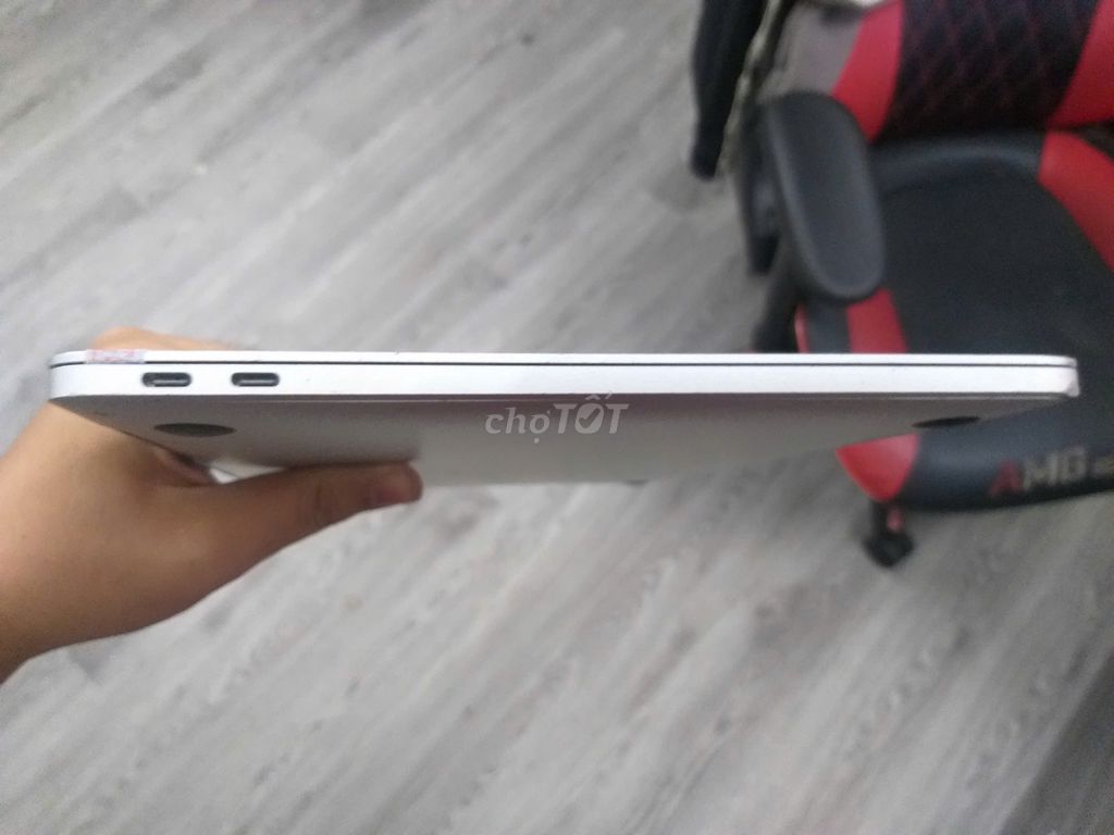 MacBook pro 13inch bản 2017 màu bạc. Mua bán Laptop tại Quận Liên Chiểu Đà Nẵng được đăng bởi Nguyễn Hồ Nhật lâm  hình 5