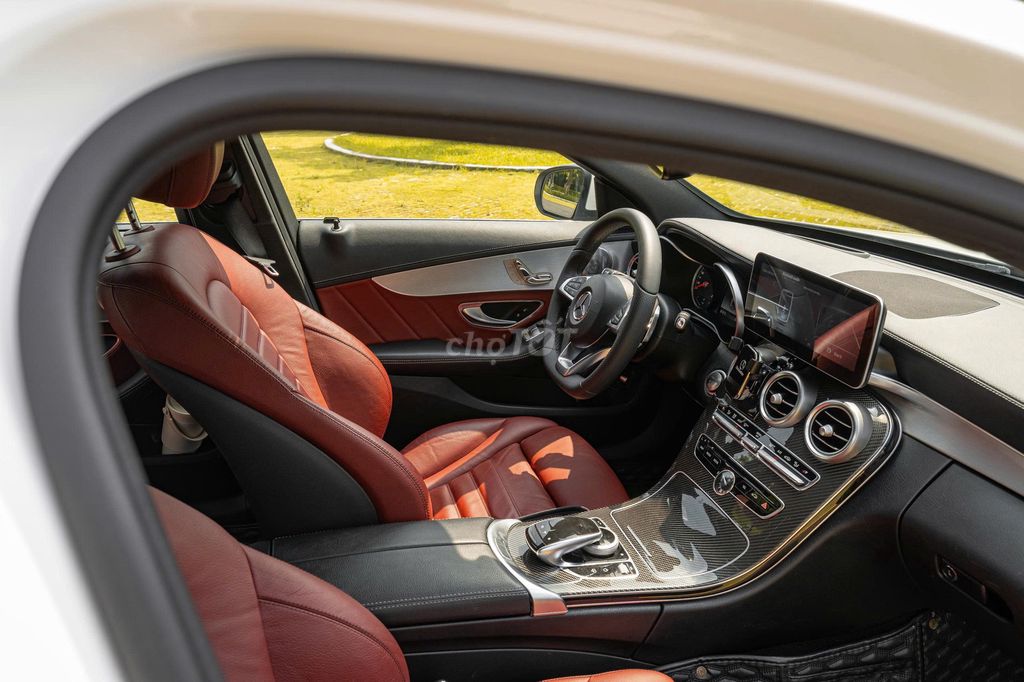 Hàng hiếm C300 AMG 2018 Trắng đỏ đồ chơi nhiều. Mua bán Ô tô tại Quận 7 Tp Hồ Chí Minh được đăng bởi tuấn anh hình 9