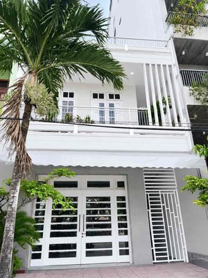 Аренда · 3 комн. · 150 м² · Quận Ngũ Hành Sơn, ул. Đường Lê Văn Hiến