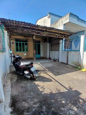 BÁN NHÀ CŨ 4x10 Hóc Môn 250Triệu SỔ RIÊNG. Mua bán nhà ở tại Huyện Hóc Môn Tp Hồ Chí Minh được đăng bởi Minh Dự