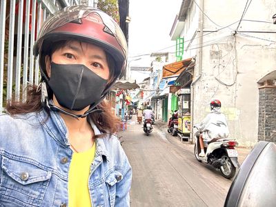 SIÊU SỐC CHỈ 6T, NHÀ BÁN MẶT TIỀN ĐOÀN VĂN BƠ, XE HƠI ĐẬU CỬA,.