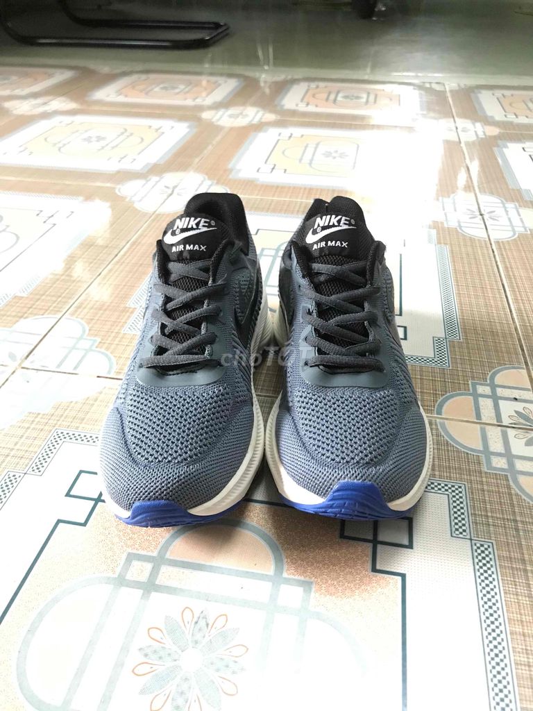 Giày thể thao Nike xanh navy size 41.