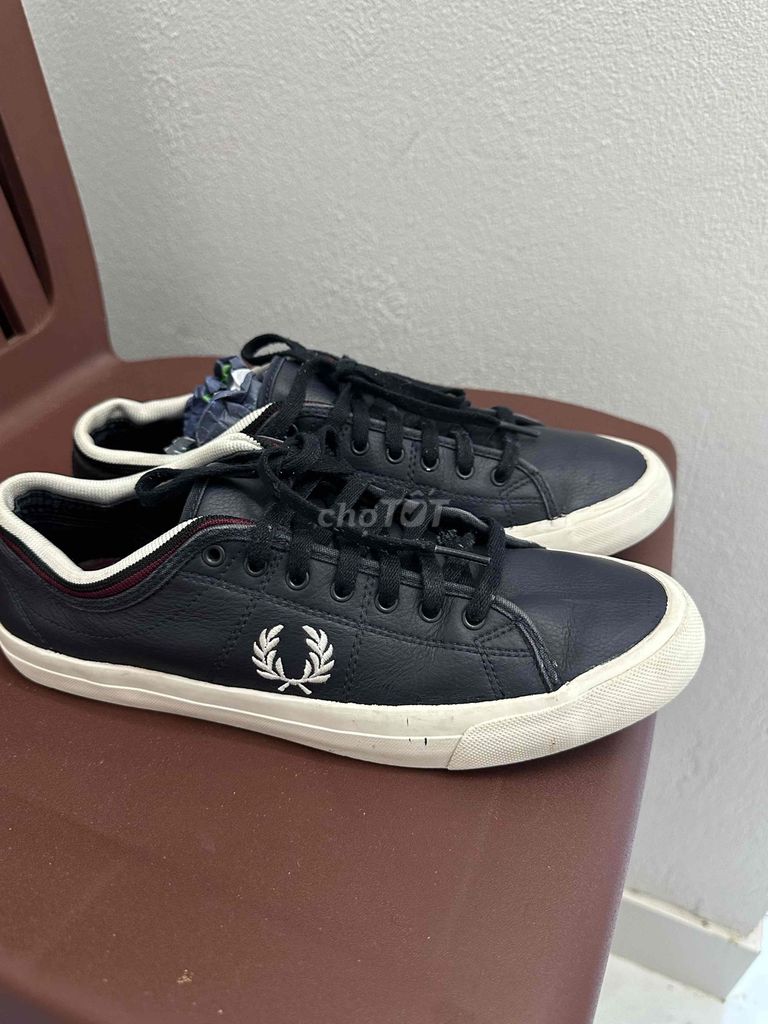 Giày thể thao Fred Perry Nam Da Đen 41. Mua bán Giày dép tại Thành phố Tân An Long An được đăng bởi Lâm Converse hình 1