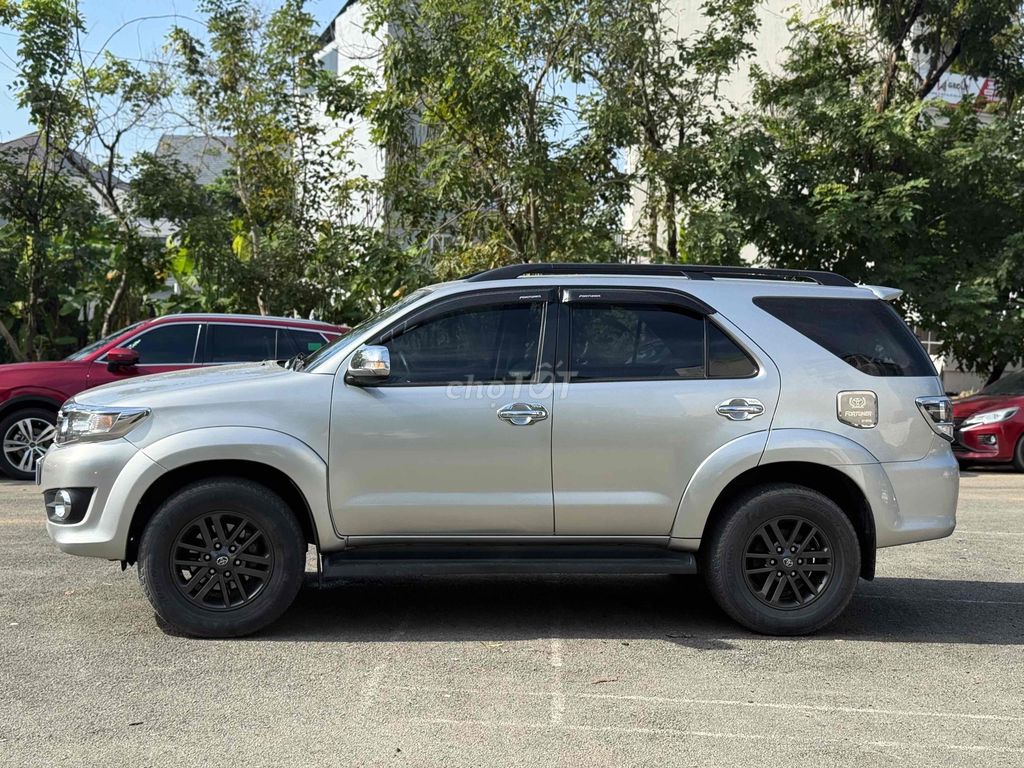 Toyota Fortuner 2015 2.7V 4x2 AT. Mua bán Ô tô tại Thành phố Thủ Đức Tp Hồ Chí Minh được đăng bởi Lê Nhường hình 4