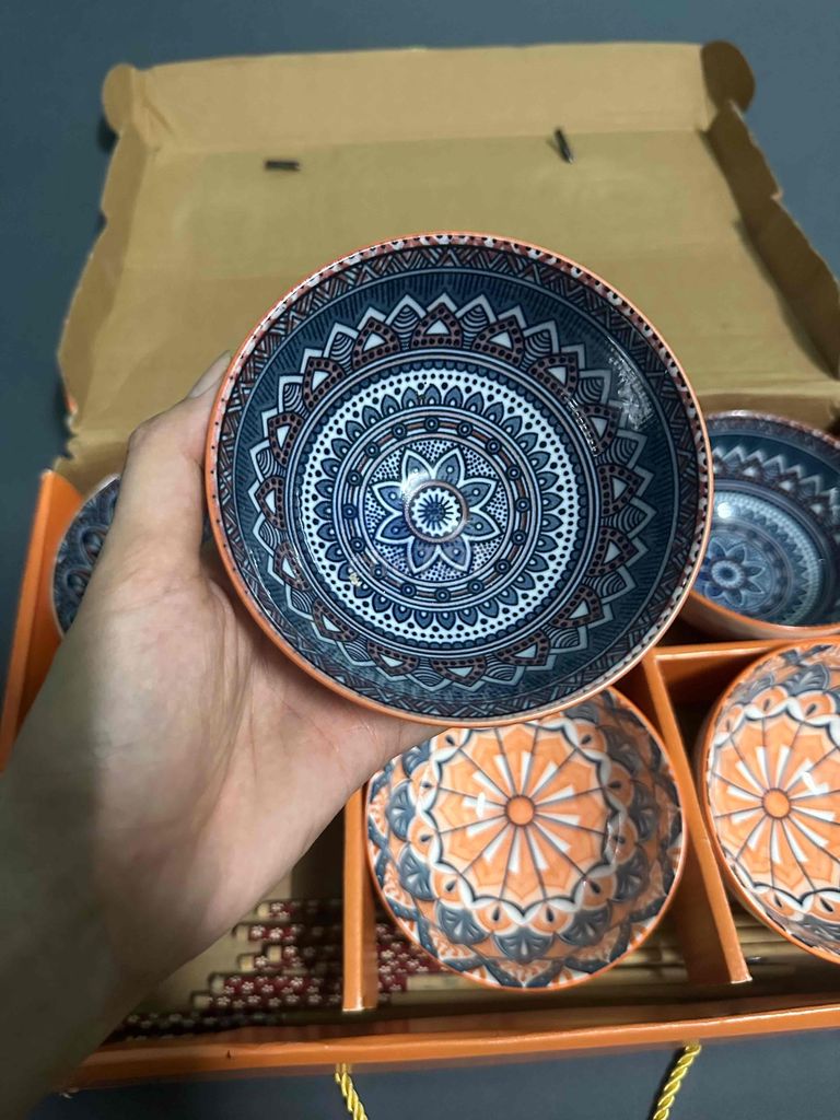 Bộ 6 chén sứ + 6 đũa ( mới) giá chỉ 89k. Mua bán Dụng cụ nhà bếp tại Quận Bình Thuỷ Cần Thơ được đăng bởi Trinh Trần hình 1