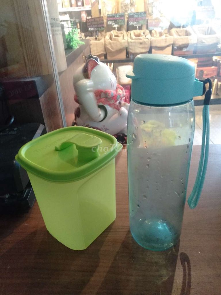 Bình nước Tupperware