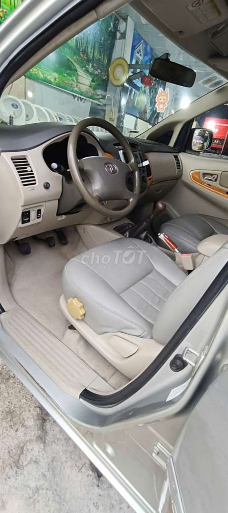 TOYOTA INNOVA 2011 G