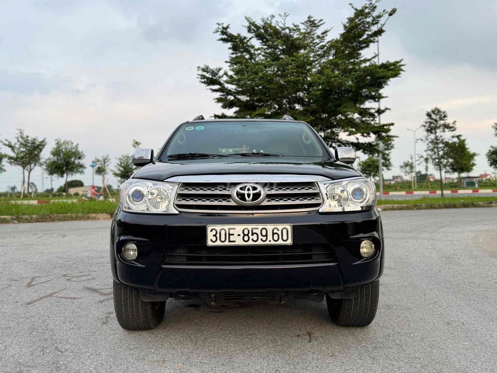 Toyota Fortuner 2010 2.7V 4x4 AT - 170000 km. Mua bán Ô tô tại Huyện Gia Lộc Hải Dương được đăng bởi Nhất Tín Ô Tô Hải Dương hình 1