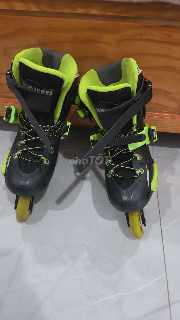 Giày patin Weiqui size 40-41 Đen, Xanh chuối. Mua bán Đồ thể thao, Dã ngoại tại Quận 7 Tp Hồ Chí Minh được đăng bởi Hoàng Thái Sơn hình 1