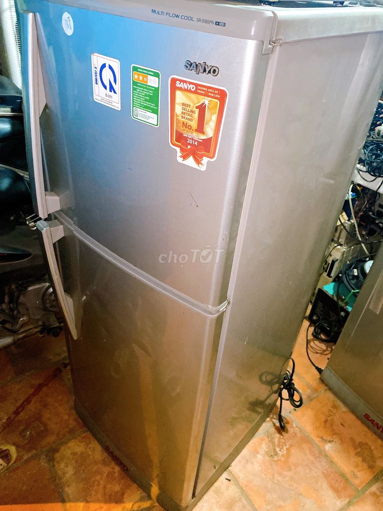 0938491116 - Tủ lạnh sanyo 185l date 2017 thanh lý nhanh