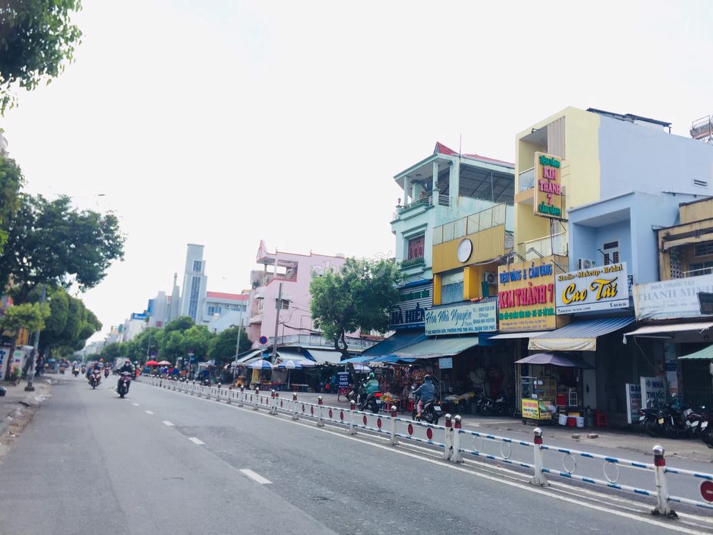 Mặt Tiền Nguyễn Sơn, Cách Cổng Chợ 40m, Khu Sung