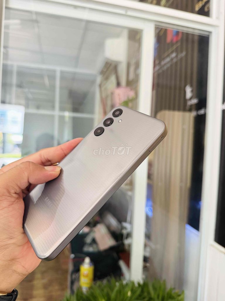 Samsung Galaxy M15 5G 128GB Xám. Mua bán Điện thoại tại Quận Ninh Kiều Cần Thơ được đăng bởi HẢI APPLE CẦN THƠ hình 1