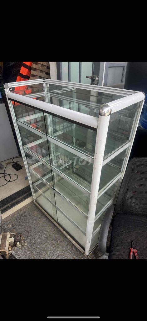 Tủ kính Nhôm Trắng đã sử dụng. Mua bán Tủ, kệ gia đình tại Thành phố Huế Thừa Thiên Huế được đăng bởi Thanh hình 1