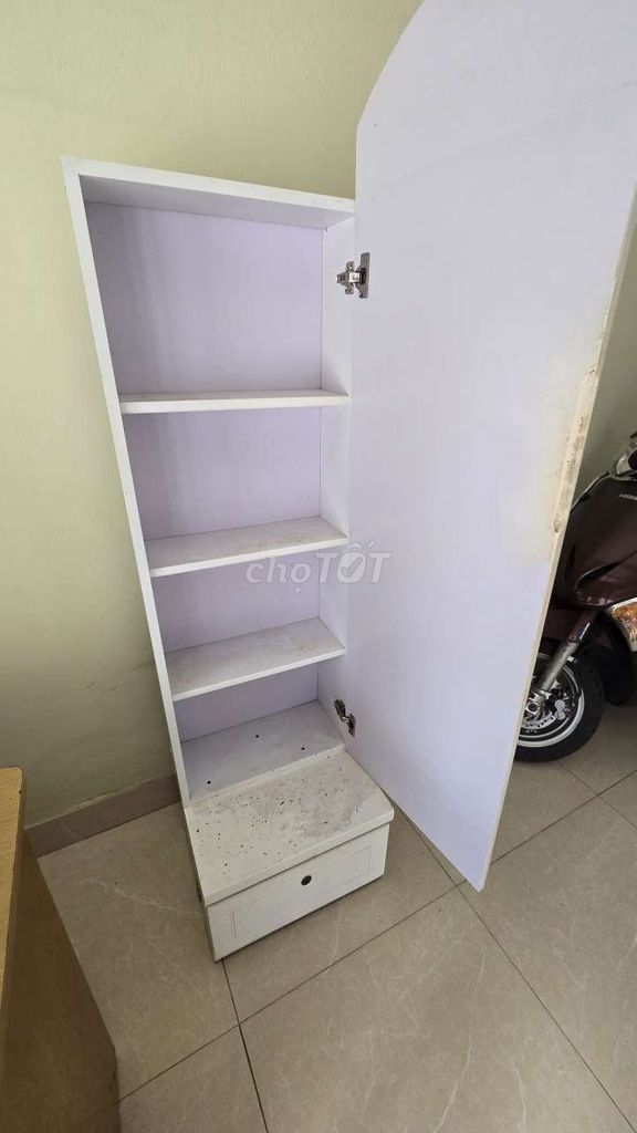 Tủ gương Gỗ Trắng Hiện đại có ngăn kéo. Mua bán Tủ, kệ gia đình tại Quận Hoàng Mai Hà Nội được đăng bởi Tram Nguyen hình 1