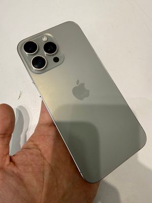 Apple iPhone 15 Pro Max 256GB Titan 93%