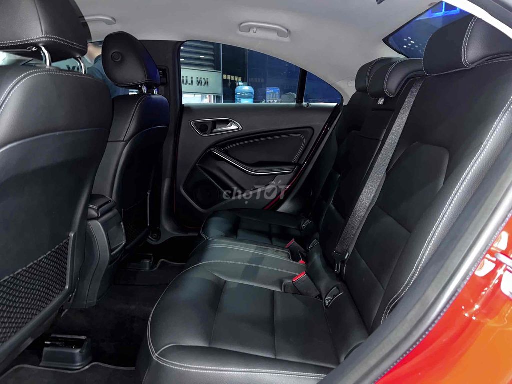Mercedes Benz CLA Class 2018 CLA 200 - 42000 km. Mua bán Ô tô tại Quận 7 Tp Hồ Chí Minh được đăng bởi Lê Văn Út hình 17