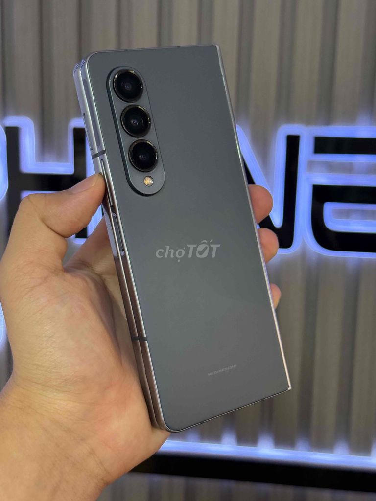 Samsung Galaxy Z Fold 4 256GB Xám 97%. Mua bán Điện thoại tại Quận 3 Tp Hồ Chí Minh được đăng bởi Phone2Hand hình 1