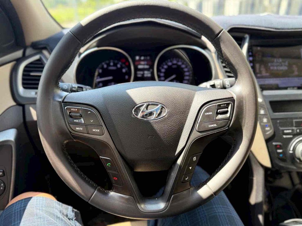 Hyundai Santa Fe 2018 2.4 AT 2WD - 80000 km xe Đep. Mua bán Ô tô tại Thành phố Vũng Tàu Bà Rịa - Vũng Tàu được đăng bởi Hùng LUXURY 6789 UY Tín Tạo Nên Thương Hiệu hình 13