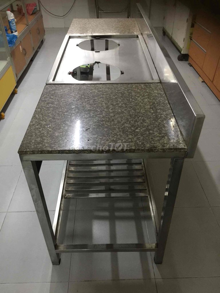 Bàn inox bếp khè đôi