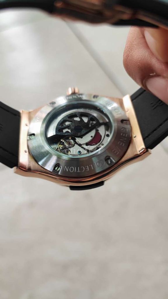 Đồng hồ nam tự động dây da kính sapphire 42mm