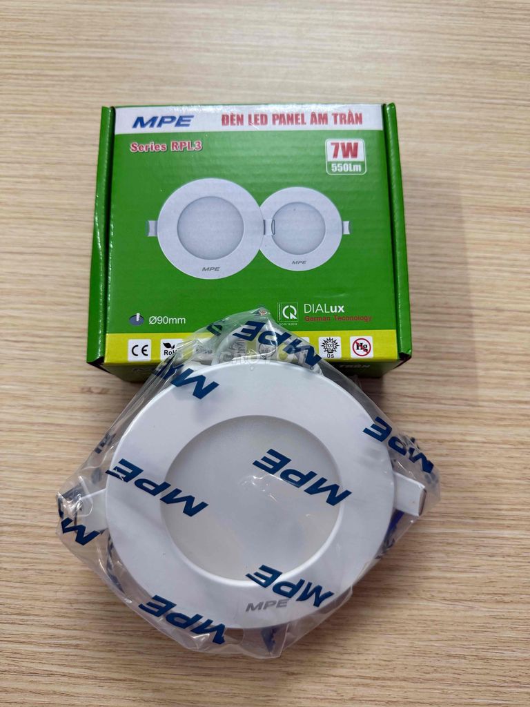 Đèn LED âm trần MPE 7W Trắng mới chưa dùng. Mua bán Đèn tại Quận Phú Nhuận Tp Hồ Chí Minh được đăng bởi Hoang Oanh hình 1