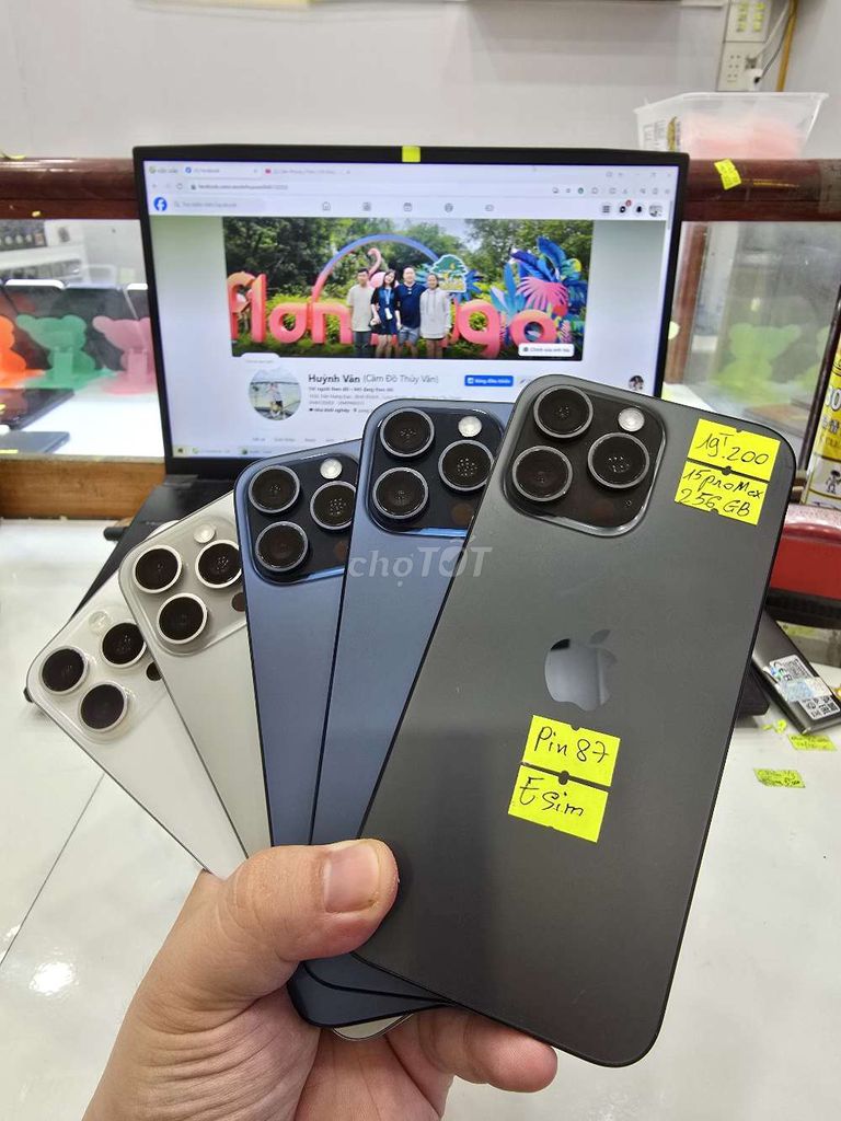 Iphone 15 Pro Max 256GB. Mua bán Điện thoại tại Thành phố Long Xuyên An Giang được đăng bởi Facebook Cầm Đồ Thúy Vân hình 1