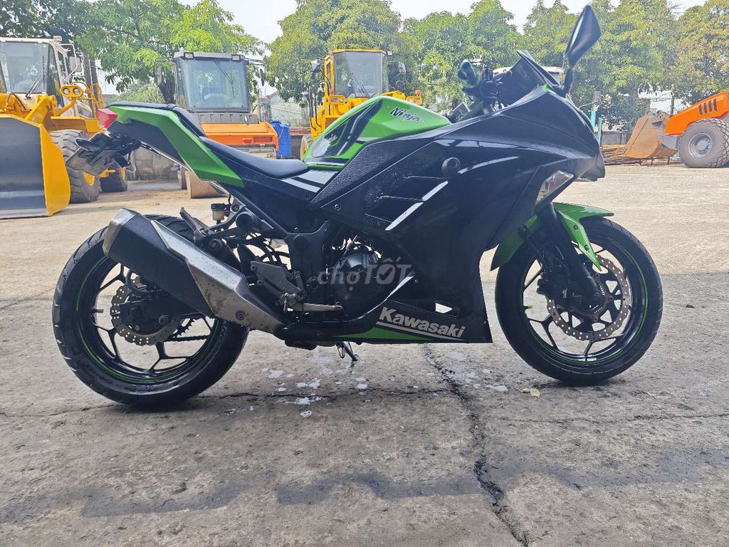 Kawasaki Ninja 300 Xanh lá Đen. Mua bán Xe máy tại Thành phố Biên Hòa Đồng Nai được đăng bởi Phúc Hiếu Trần hình 8