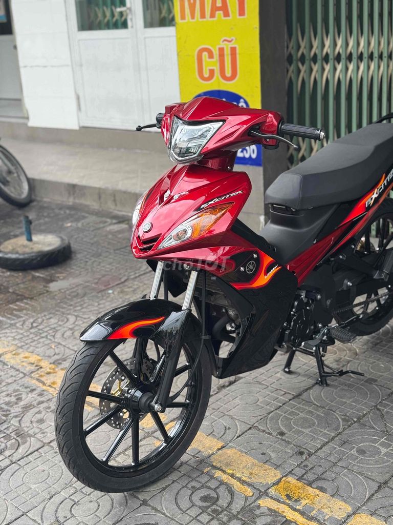 Yamaha Exciter, механическая коробка передач, красно-черный