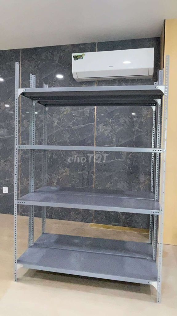 Kệ sắt V lỗ 4 tầng xám 1.5m x 1m x 30cm. Mua bán Tủ, kệ gia đình tại Quận Tân Bình Tp Hồ Chí Minh được đăng bởi Kệ sắt V Lỗ Ngọc Giang hình 1