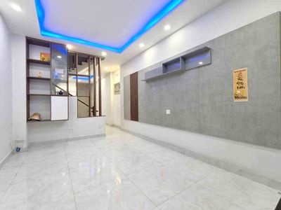 Bán Nhà 4 Tầng HXH 8m Khu Bàu Cát Tân Bình, 60m², Sổ Hoàn Công Đủ, 11t