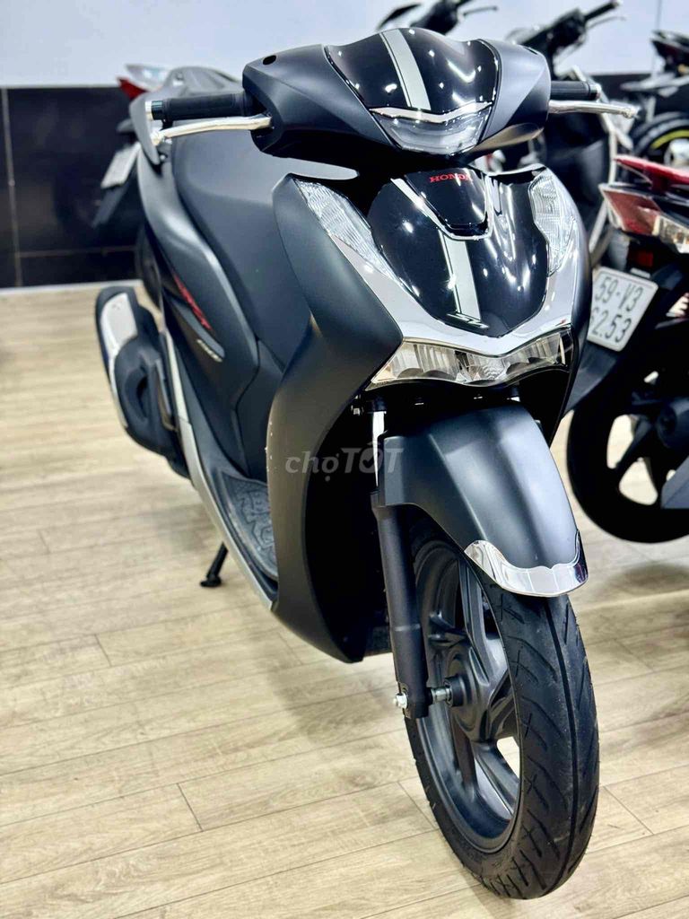 e cần bán Xe honda SH 150i ABS đời 2022