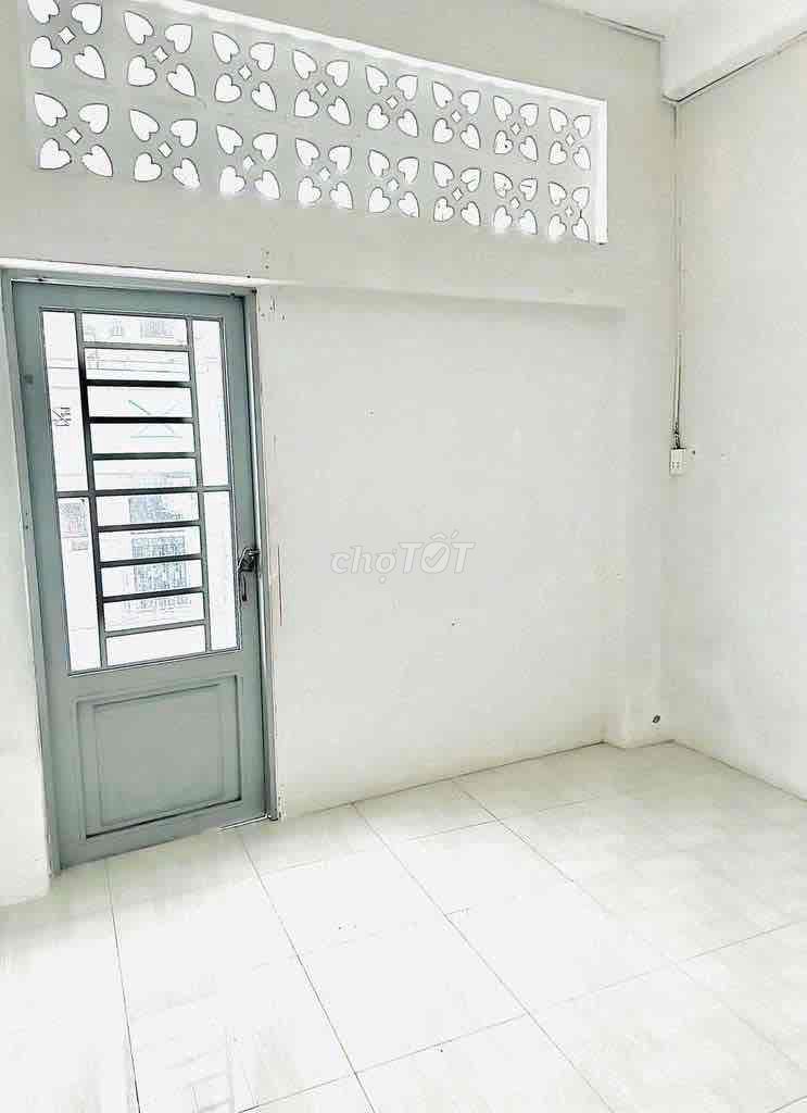 Аренда · 3 комн. · 30 м² · Quận 11, ул. Đường Thái Phiên
